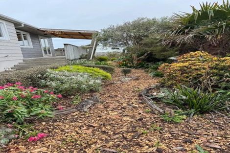 Photo of property in 5 Simcox Street, Otaki Beach, Otaki, 5512