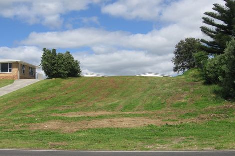 Photo of property in 218 Seaforth Road, Waihi Beach, 3611