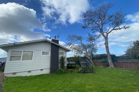 Photo of property in 14 Taupo Street, Green Bay, Auckland, 0604