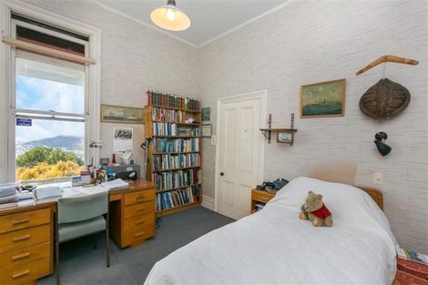 Photo of property in 55 Apuka Street, Brooklyn, Wellington, 6021