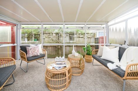 Photo of property in 22 Surrey Crescent, Hokowhitu, Palmerston North, 4410