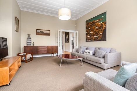 Photo of property in 2 Ewen Alison Avenue, Devonport, Auckland, 0624