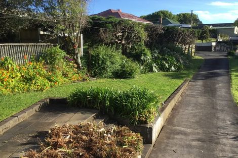 Photo of property in 153 Bleakhouse Road, Mellons Bay, Auckland, 2014