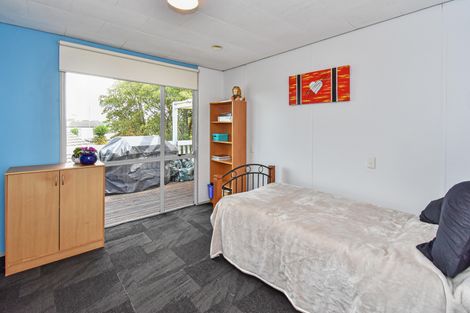 Photo of property in 1/12 Zurich Place, Weymouth, Auckland, 2103
