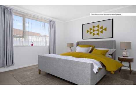 Photo of property in 2 Kathleen Reece Place, Waiuku, 2123