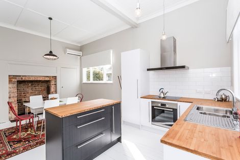 Photo of property in 84 Tomahawk Road, Andersons Bay, Dunedin, 9013