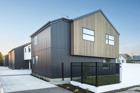 Photo of property in 1/117 Hills Road, Edgeware, Christchurch, 8013