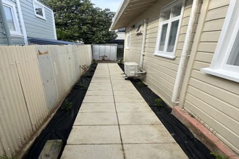 Photo of property in 11 Toru Street, Lyall Bay, Wellington, 6022