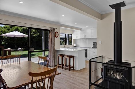 Photo of property in 48 Kairau Road West, Sentry Hill, New Plymouth, 4373