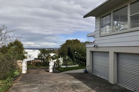 Photo of property in 9 Chelsea View Drive, Chatswood, Auckland, 0626
