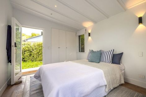 Photo of property in 31 Miro Road, Palm Beach, Waiheke Island, 1081