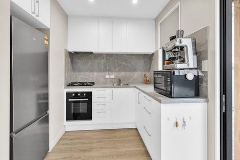 Photo of property in 2/397 Sawyers Arms Road, Harewood, Christchurch, 8051