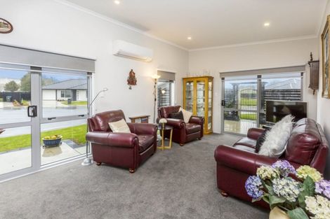 Photo of property in 3 Passchendaele Grove, Trentham, Upper Hutt, 5018