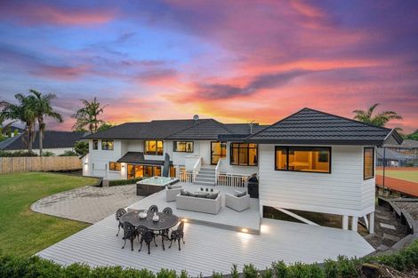 Photo of property in 9 Chisbury Terrace, Shelly Park, Auckland, 2014