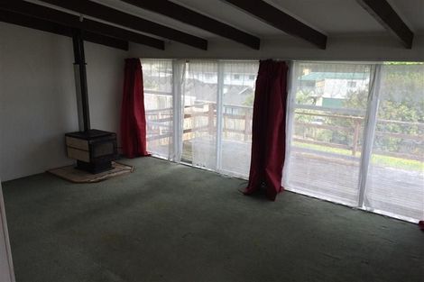 Photo of property in 18a Sylvan Crescent, Te Atatu South, Auckland, 0610