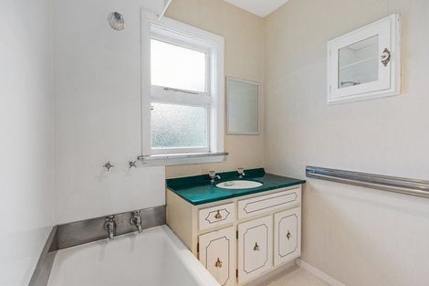 Photo of property in 930 Avonside Drive, Avondale, Christchurch, 8061