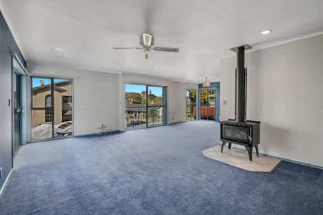 Photo of property in 3a Mckenzie Avenue, Arkles Bay, Whangaparaoa, 0932