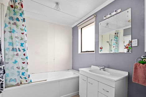 Photo of property in 2 Clutha Street, Alexandra, 9320