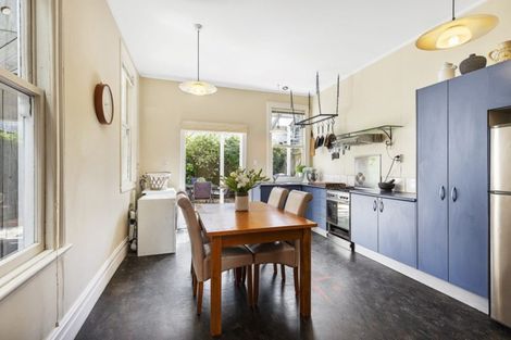 Photo of property in 8 Porritt Avenue, Mount Victoria, Wellington, 6011