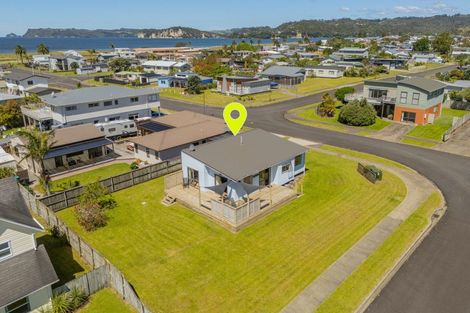 Photo of property in 15 Marlin Street, Whitianga, 3510