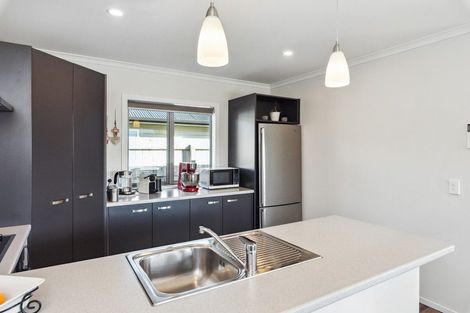 Photo of property in 10 Gallipoli Place, Paraparaumu, 5032