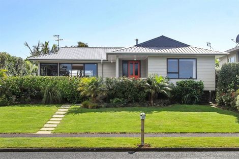 Photo of property in 25 Stella Drive, Clarks Beach, 2122