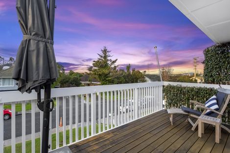 Photo of property in 63 Divich Avenue, Te Atatu South, Auckland, 0610