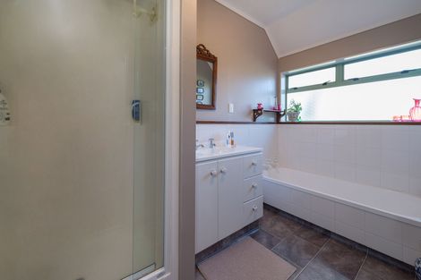 Photo of property in 2/89 Harvey Street, Waipahihi, Taupo, 3330