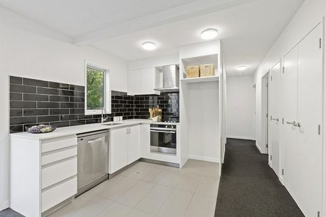 Photo of property in 7/74 Derwent Street, Island Bay, Wellington, 6023