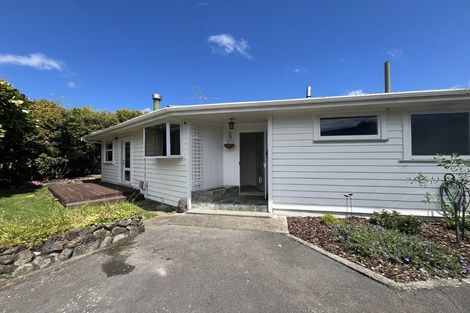 Photo of property in 9 Nimmo Avenue West, Waikanae, 5036