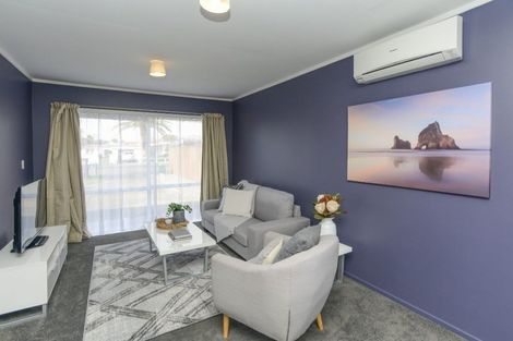 Photo of property in 2/1400 Woodstock Avenue, Mayfair, Hastings, 4122