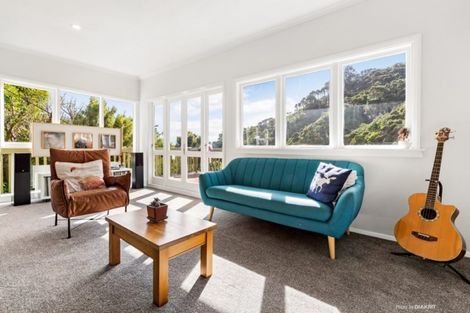 Photo of property in 40 Rona Street, Eastbourne, Lower Hutt, 5013