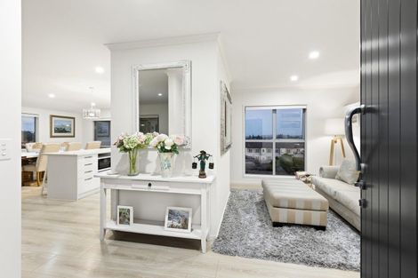 Photo of property in 33 The Ritz, Orewa, 0931