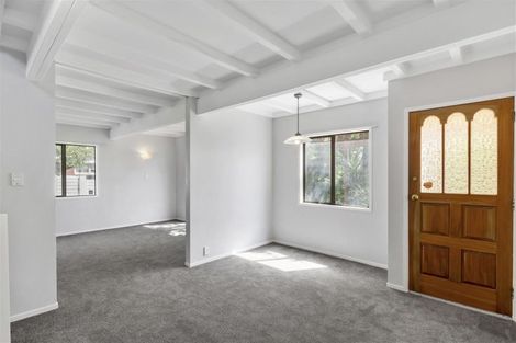 Photo of property in 1/6 Tahinga Street, Northcote, Auckland, 0627