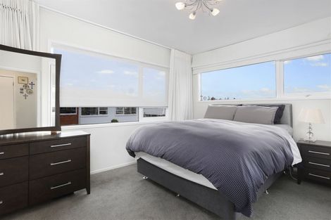 Photo of property in 2/29 Rangitoto Terrace, Milford, Auckland, 0620