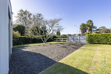 Photo of property in 2 Applemoors Way, Riverhead, 0820