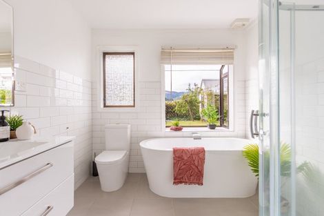 Photo of property in 45 Margaret Road, Raumati Beach, Paraparaumu, 5032