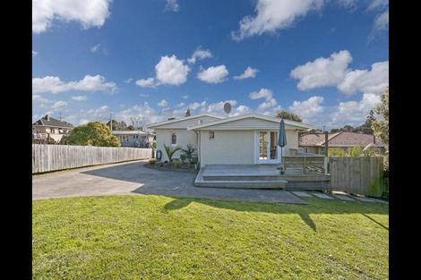 Photo of property in 24 Matipo Road, Te Atatu Peninsula, Auckland, 0610