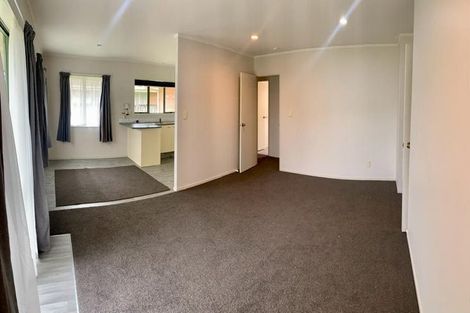 Photo of property in 30 Liddesdale Place, Papakura, 2110