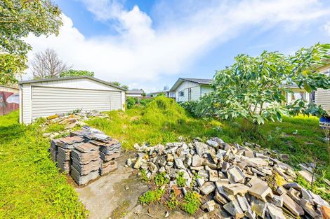 Photo of property in 6 Staverton Crescent, Mangere, Auckland, 2022