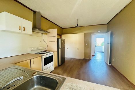 Photo of property in 39 Cambridge Terrace, Papatoetoe, Auckland, 2025