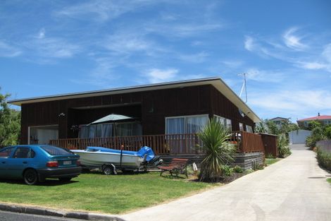 Photo of property in 9a Keven Road, Clarks Beach, Pukekohe, 2679