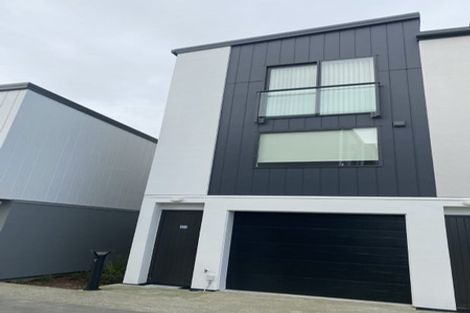 Photo of property in 21 Pukakaho Lane, Papatoetoe, Auckland, 2025