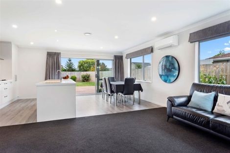 Photo of property in 12 Tralee Place, Bishopdale, Christchurch, 8053