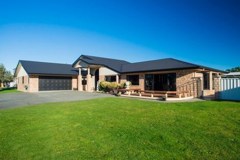 Photo of property in 17 Pohutukawa Grove, Lytton West, Gisborne, 4010