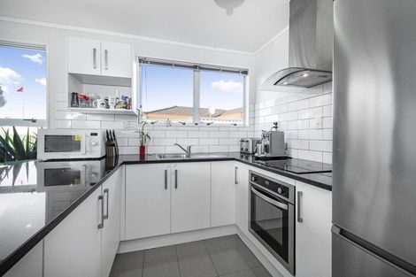 Photo of property in 1/14 Silver Creek Road, Weymouth, Auckland, 2103