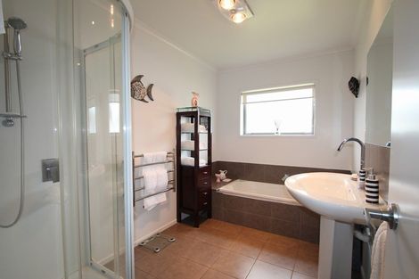 Photo of property in 62 Penrod Drive, Bell Block, New Plymouth, 4312