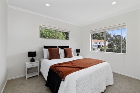 Photo of property in 1 Landvale Court, Browns Bay, Auckland, 0630