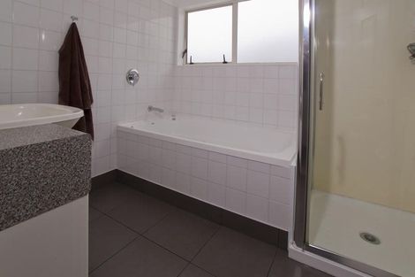 Photo of property in 7 Vesca Place, Golflands, Auckland, 2013