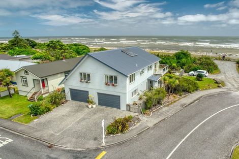 Photo of property in 33 Beach Street, Hokitika, 7810